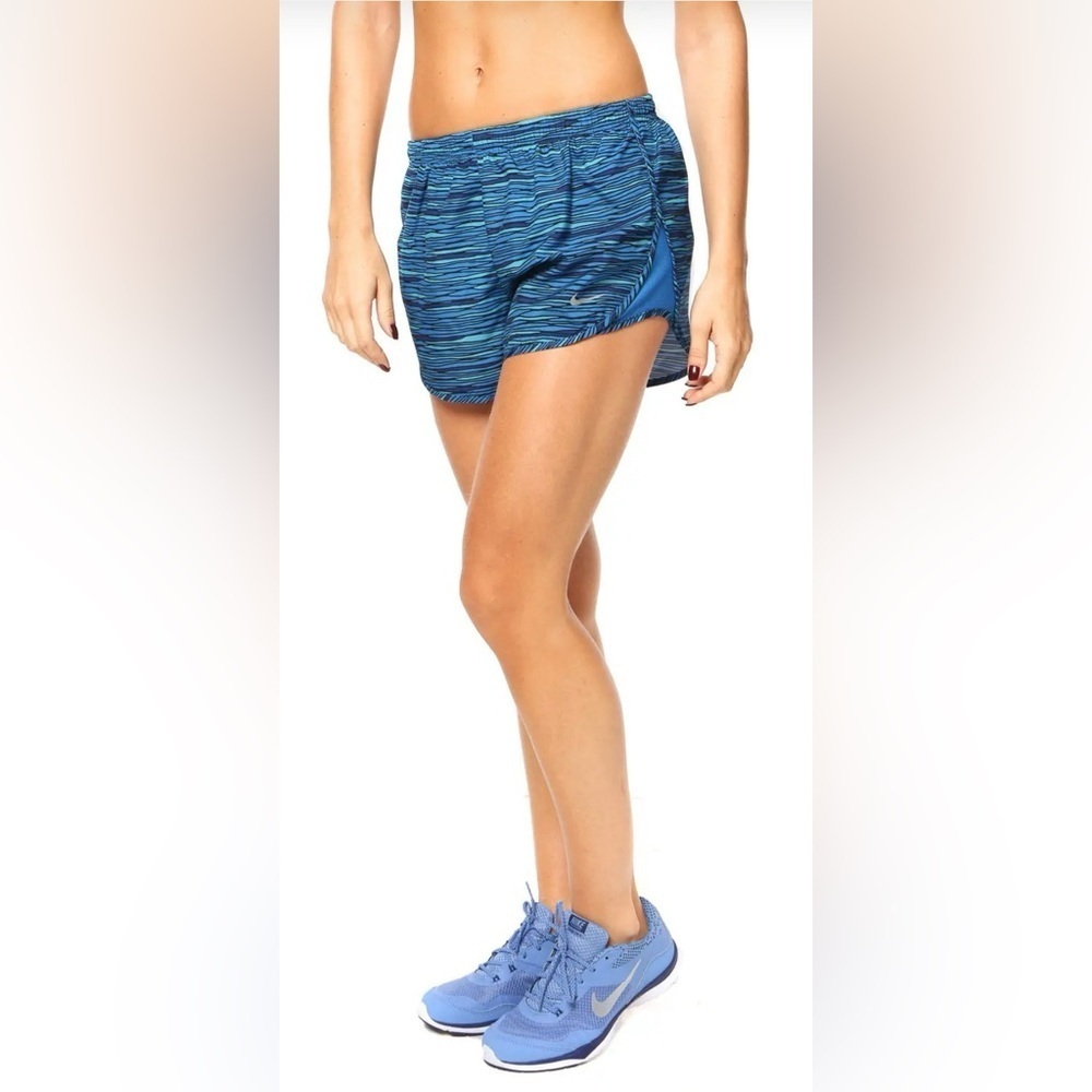 Nike Women's Blue Patterned Athletic Shorts